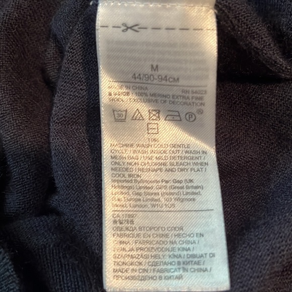 Banana Republic Merino Wool long sleeve C’est L’amour - Picture 3 of 3